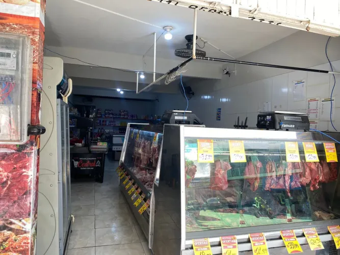 Vendo açougue completo,funcionando e com um público diariamente bom.