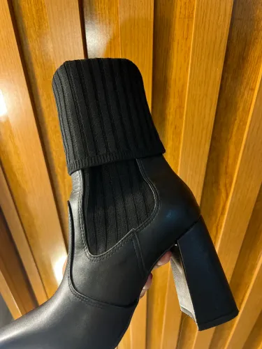 Bota número 34