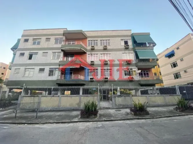 Imóvel para aluguel possui 81 metros quadrados com 3 quartos em Vila Valqueire - Rio de Ja