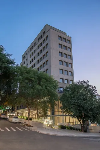 Salas/Conjuntos em Auxiliadora com 95.61 m² , 1 vaga(s).