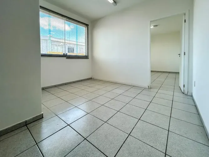 Sala para locação no Caiçara!