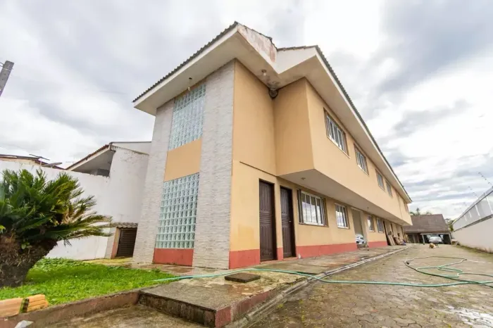 Sobrado em condominio com 105m² em Piraquara