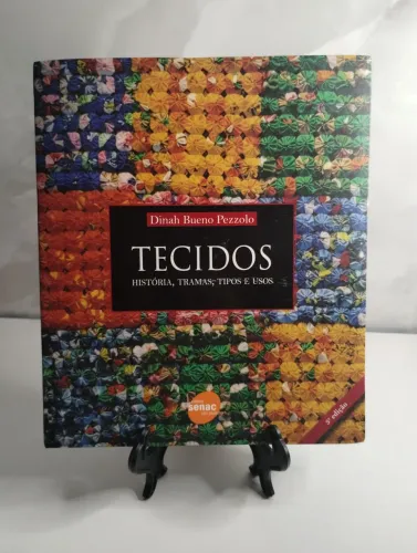 Livros de modelagem e costura