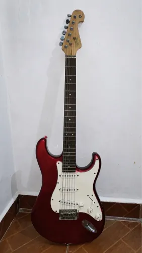Guitarra Elétrica Stratocaster Vermelha + Cabo | Vendo ou Troco
