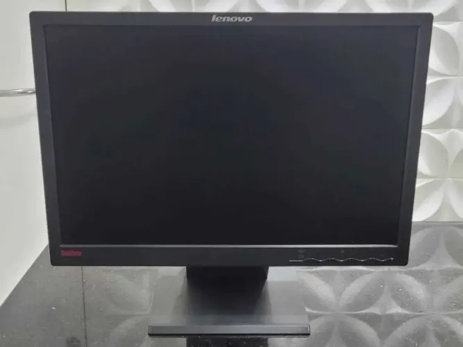 Monitor Lenovo Lcd 18,5 Polegadas