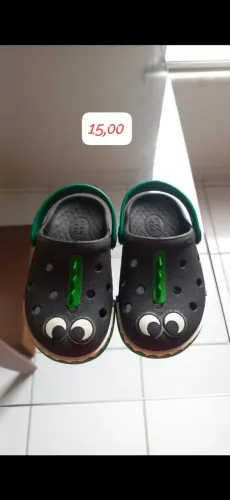 Vendo sandália infantil