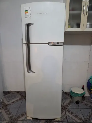 Geladeira Brastemp 370L frosfree 