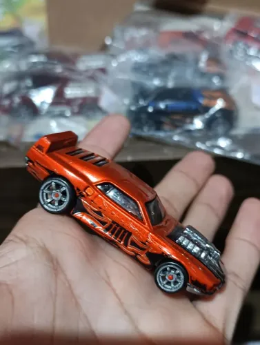 Hot Wheels AcceleRacers - Rivited