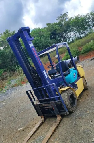 Empilhadeira Komatsu GLP Profissional /3 Toneladas | Deslocamento Lateral