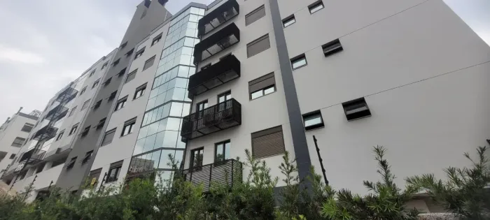 Apartamento de 2 dormitórios no Saco dos Limões