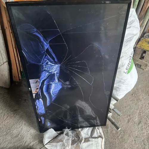 Tv LG model 43K5750PSA tela quebrada para peças ou conserto
