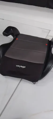 Assento elevado para carro