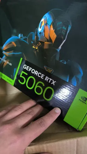 Troco Rtx 5060 + volta em dinheiro por placa de video superior