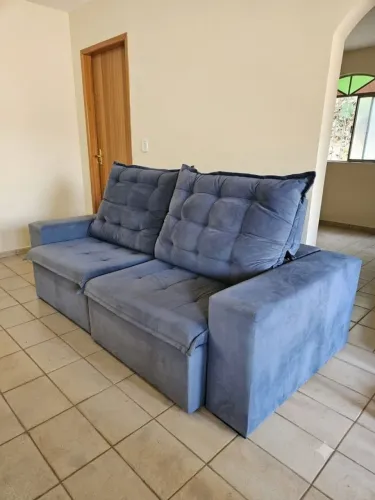 Sofá retratil reclinável