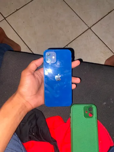 iPhone 12 azul