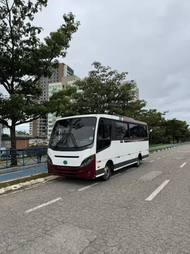 Micro-onibus 24 lugares