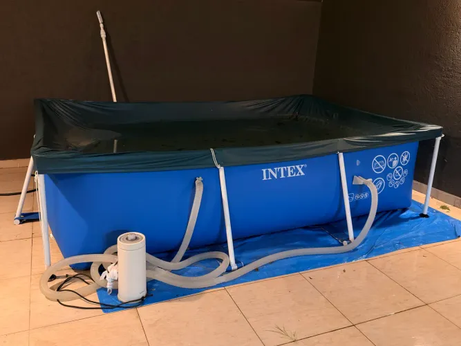Piscina Intex 3.834 litros com bomba