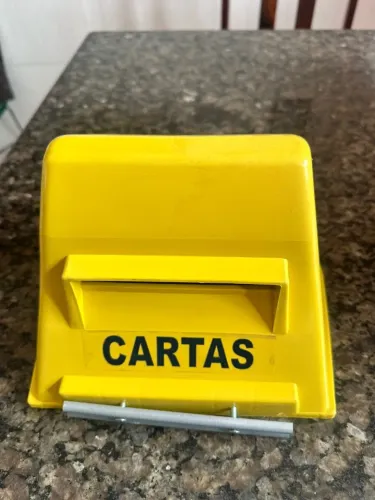 Vendo uma caixa de correio