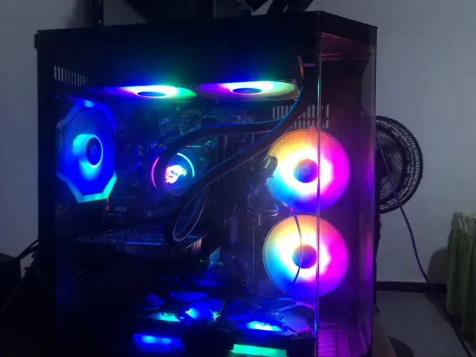 PC GAMER- i3-10105
