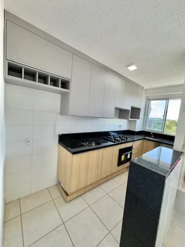 Alugo apartamento no Condomínio Estilo Golf 2 quartos 1 suíte