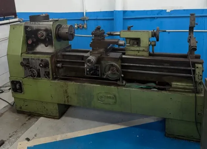 TORNO MECÂNICO NARDINI 220 MIII