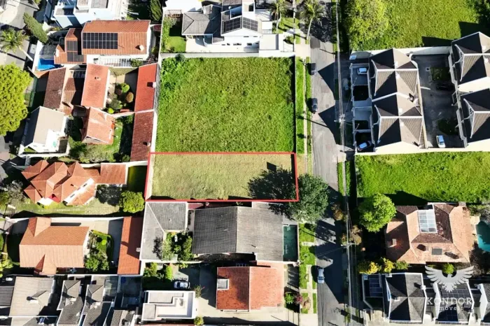 Terreno em SANTA FELICIDADE com 600m²