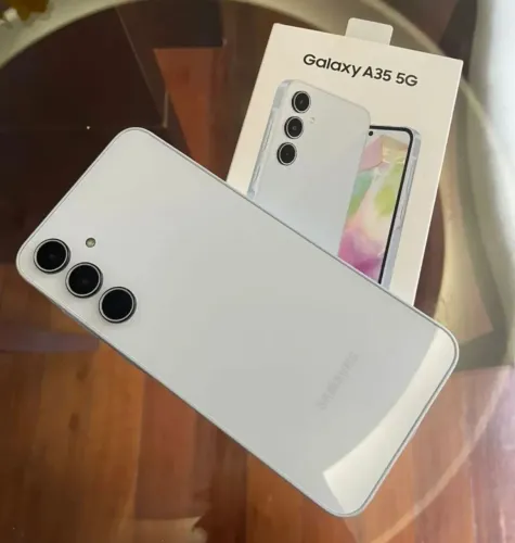 Vendo a35 5G trincado todo original.