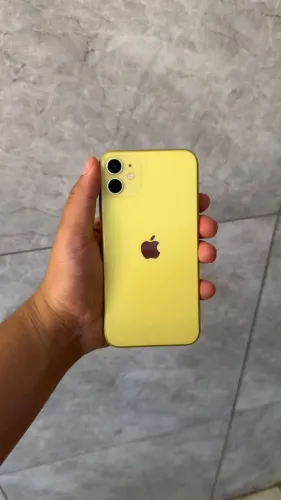 Celular iPhone 11