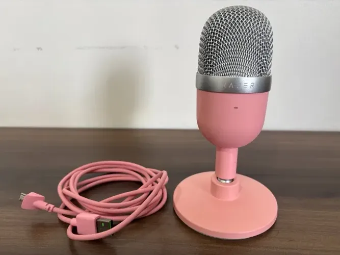 Microfone Razer Seiren Podcast, Condensador, Streaming, USB, Mini, Rosa