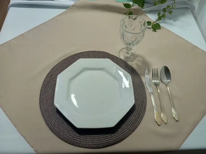 Locação de utensílios, kit prato, taça e talheres, para sua festa ficar sofisticadoa