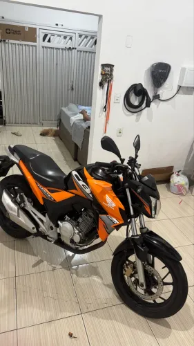 CB TWISTER LARANJA ABS EDIÇÃO ESPECIAL 