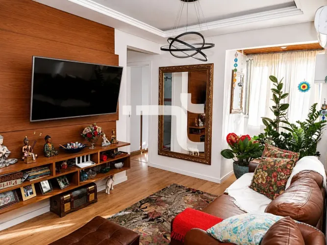 Apartamento à venda com 2 dormitórios e vaga coberta em Areias, São José/SC