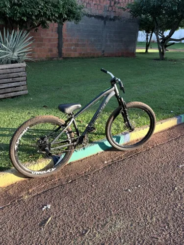 Vendo bike absolute Brutus ou troco por vídeo game olhar descrição