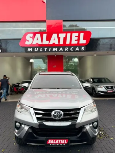 Toyota Hilux SW4 SR 4X2 2.7/ 2.7 Flex 16V Aut. 2017