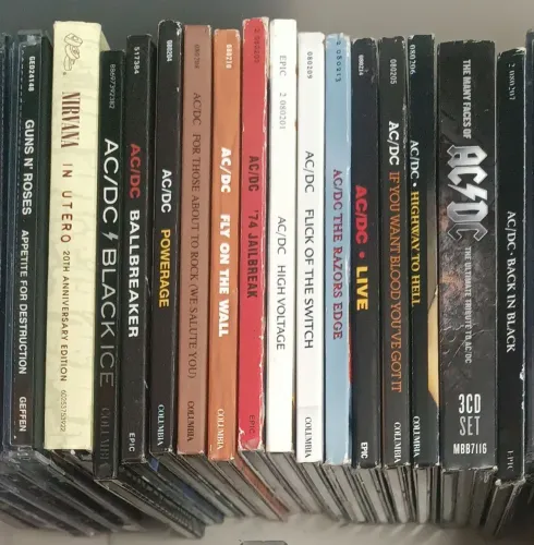 CDs In Utero, Many faces of AC/DC, Mamonas Assassinas