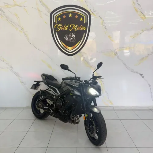 Street Triple 765R 2024