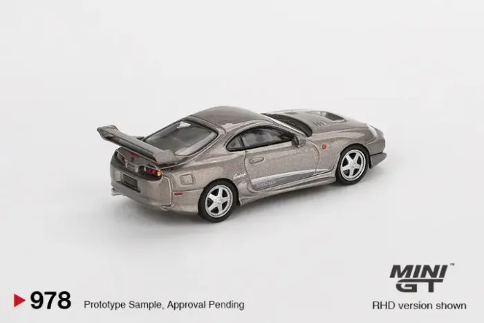 Carros Mini GT Qube Nissan Silvia S15 LB-Super Silhouette #006 Bubble Gum