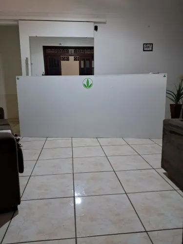 Balcão mdf grande.