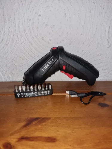 Mini parafusadeira/furadeira + 11 Peças + carregador Usb (Dupla posição)