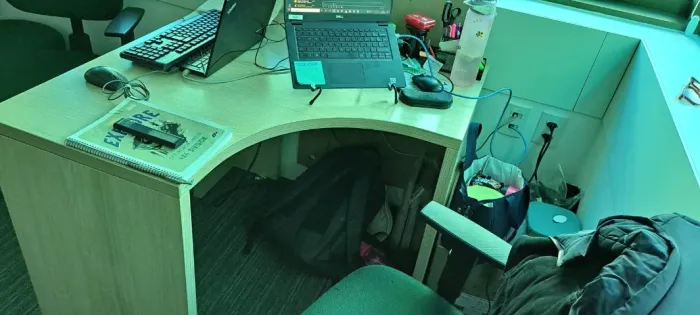Mesa de escritorio (escrivaninha)