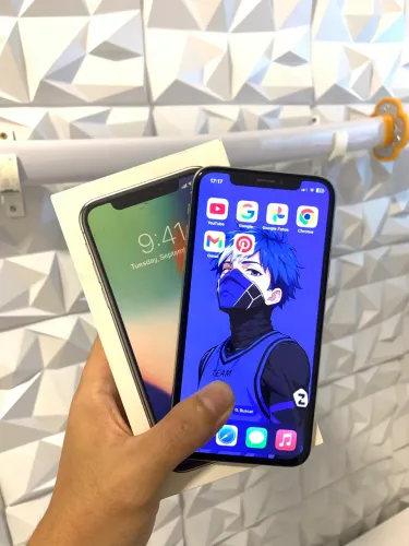 iPhone X com caixa