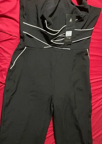 Macacão coral preto e branco Tam 40 na etiqueta 