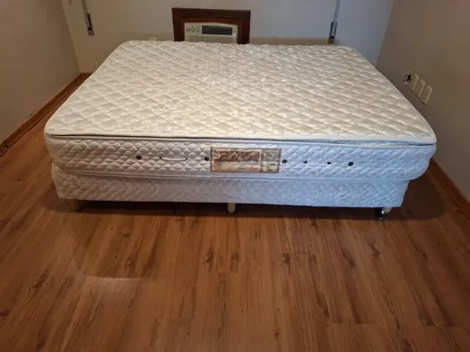 Cama box queen colchão gold star
