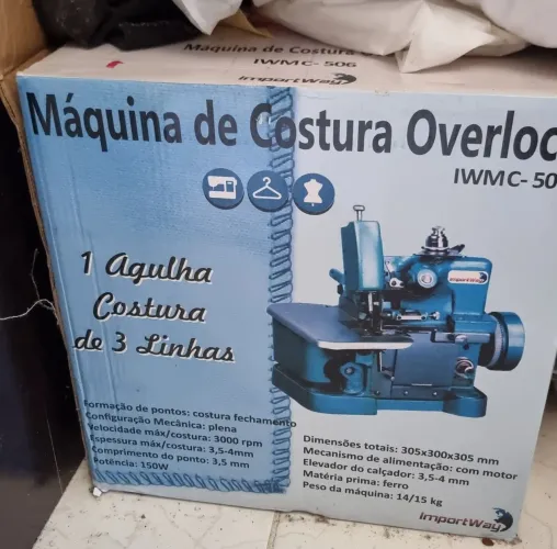 Máquina de Costura Overlock