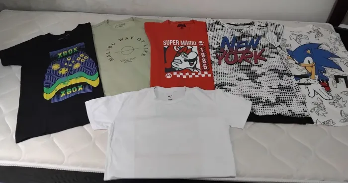 Vendo combo com 6 camisas tamanho 14 anos