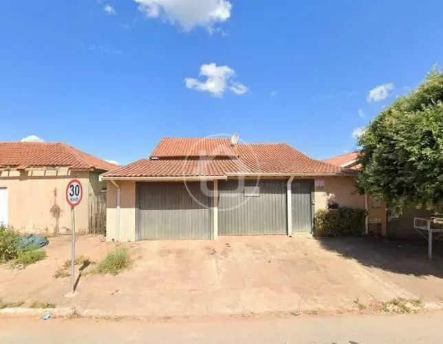 CASA COM SUITE