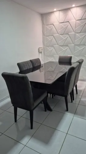 Mesa de jantar com 6 cadeiras
