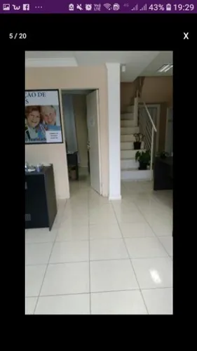 Sala Térrea - Centro - 90 m2 - Rua XV Novembro.