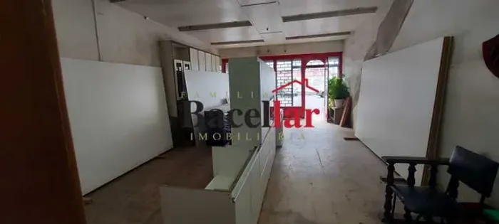 PONTO COMERCIAL E COBERTURA