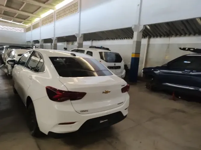 sucata Onix sedan 1.0 turbo automático 2020